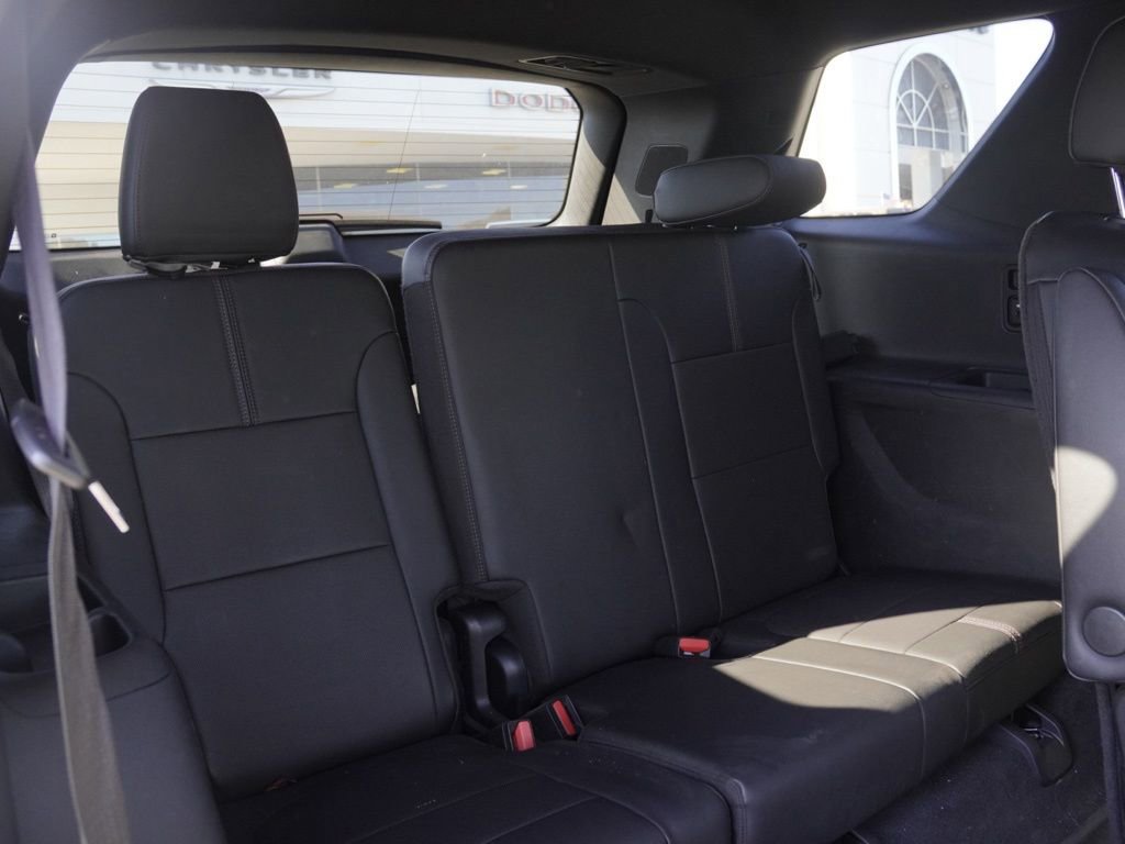 Used 2023 Chevrolet Traverse RS w/ LPO, Cargo Package image 25