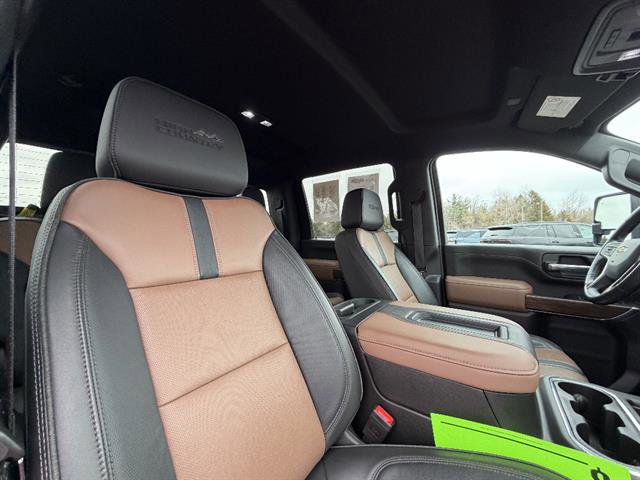 Used 2022 Chevrolet Silverado 3500 High Country image 22