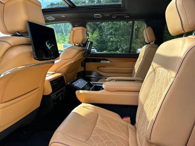 Used 2025 Jeep Grand Wagoneer L Series III w/ Rear Seat Video Group 1 AWD/4WD image 19