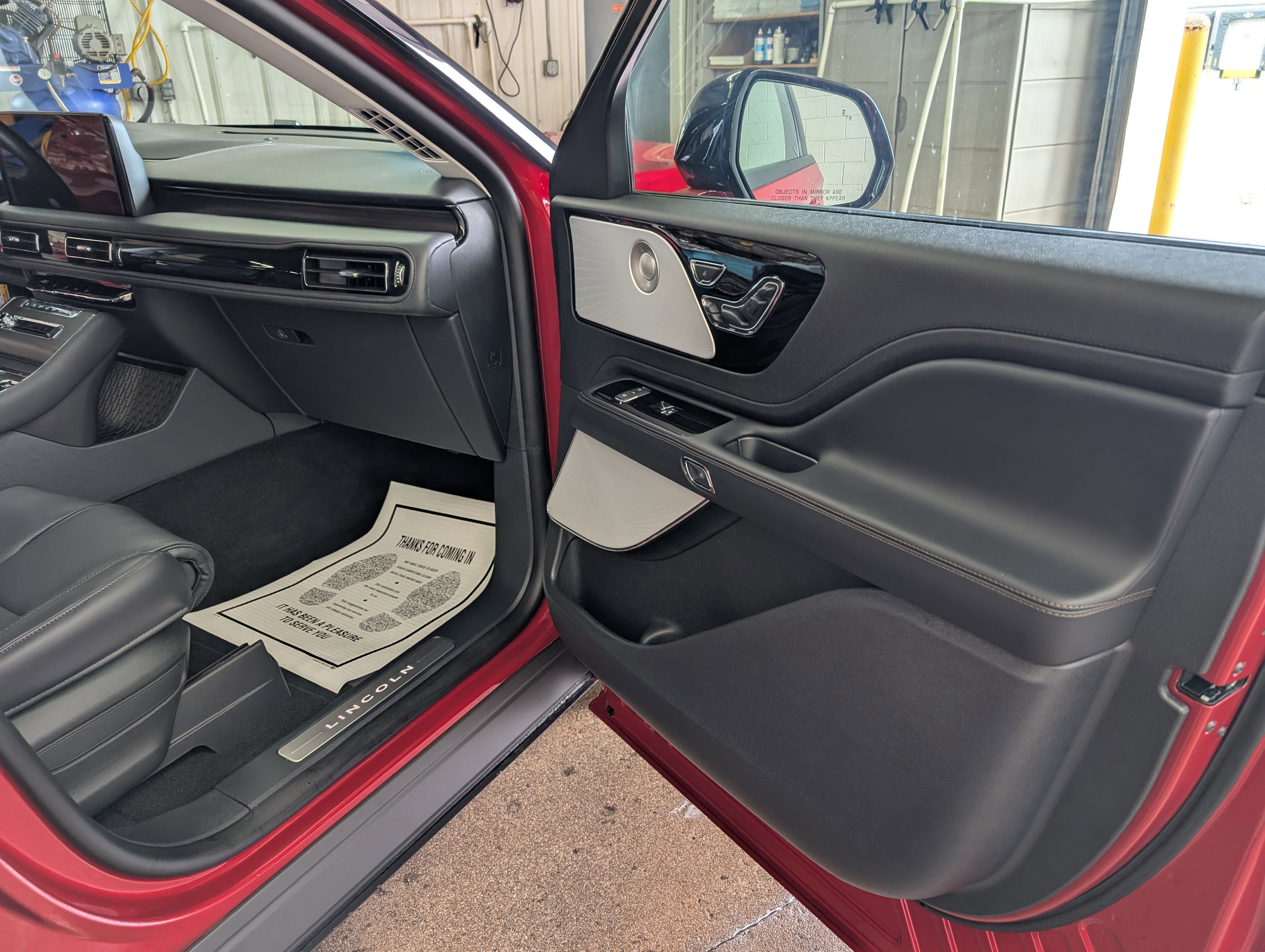 New 2025 Lincoln Aviator Reserve w/ Equipment Group 201A image 6