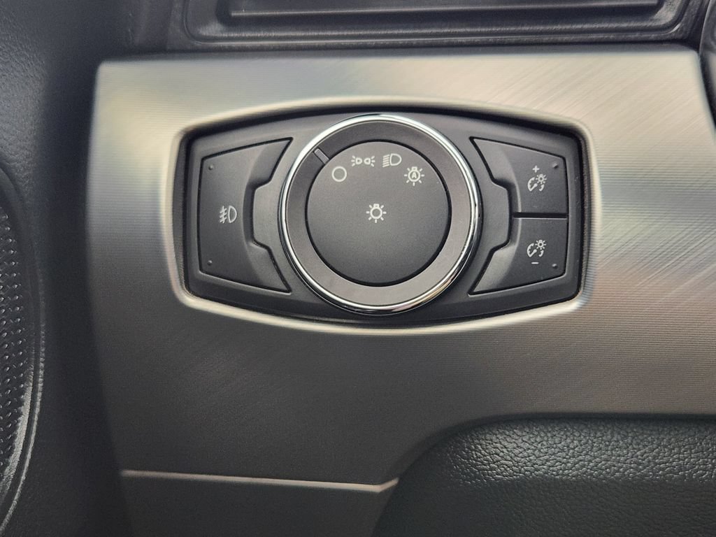 Used 2018 Ford Mustang Premium RWD image 20