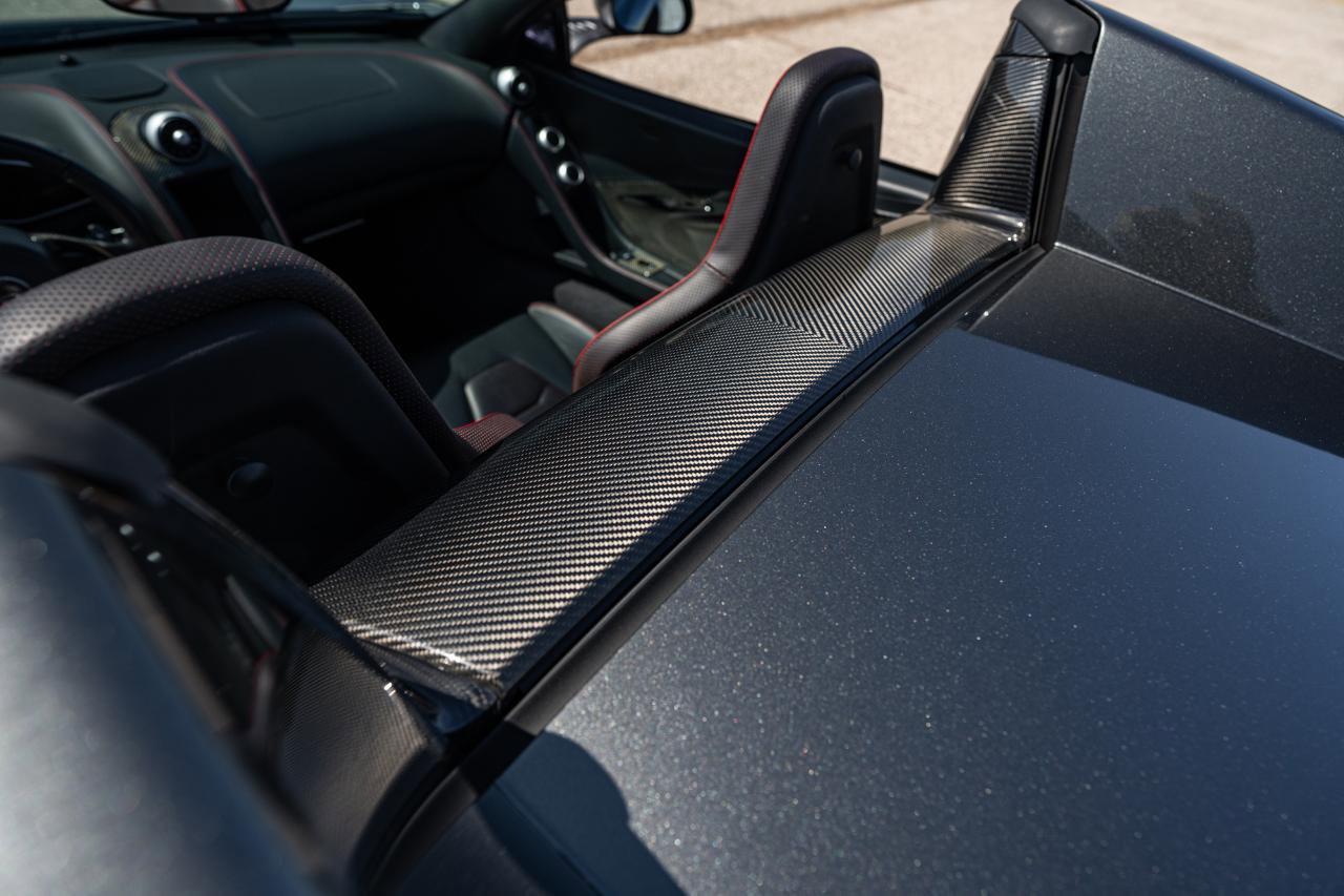 Used 2016 McLaren 650S Spider image 44