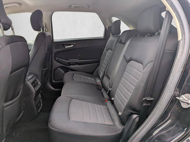 Used 2017 Ford Edge SE FWD image 18