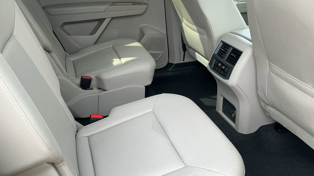 Used 2019 Volkswagen Atlas SE w/ Towing Package FWD image 18