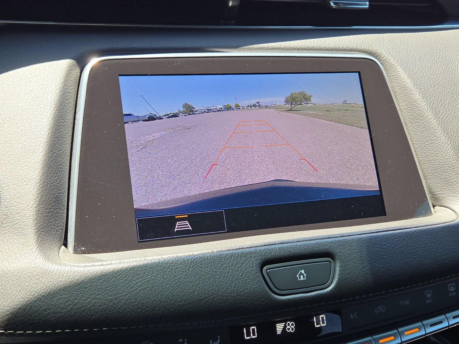 Used 2023 Cadillac XT4 Premium Luxury FWD image 28