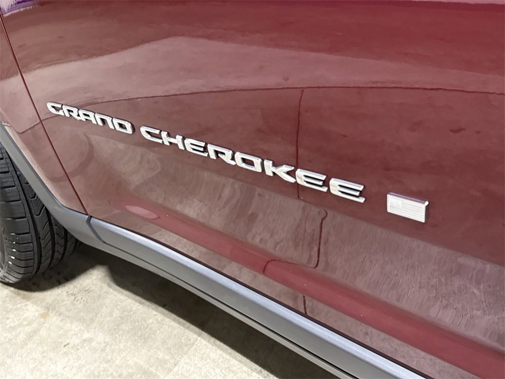 Used 2023 Jeep Grand Cherokee Laredo image 26