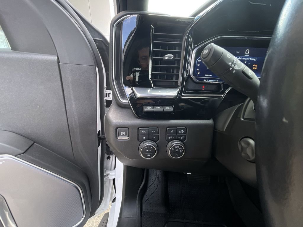 Certified 2024 Chevrolet Silverado 1500 High Country w/ High Country Premium Package AWD/4WD image 17