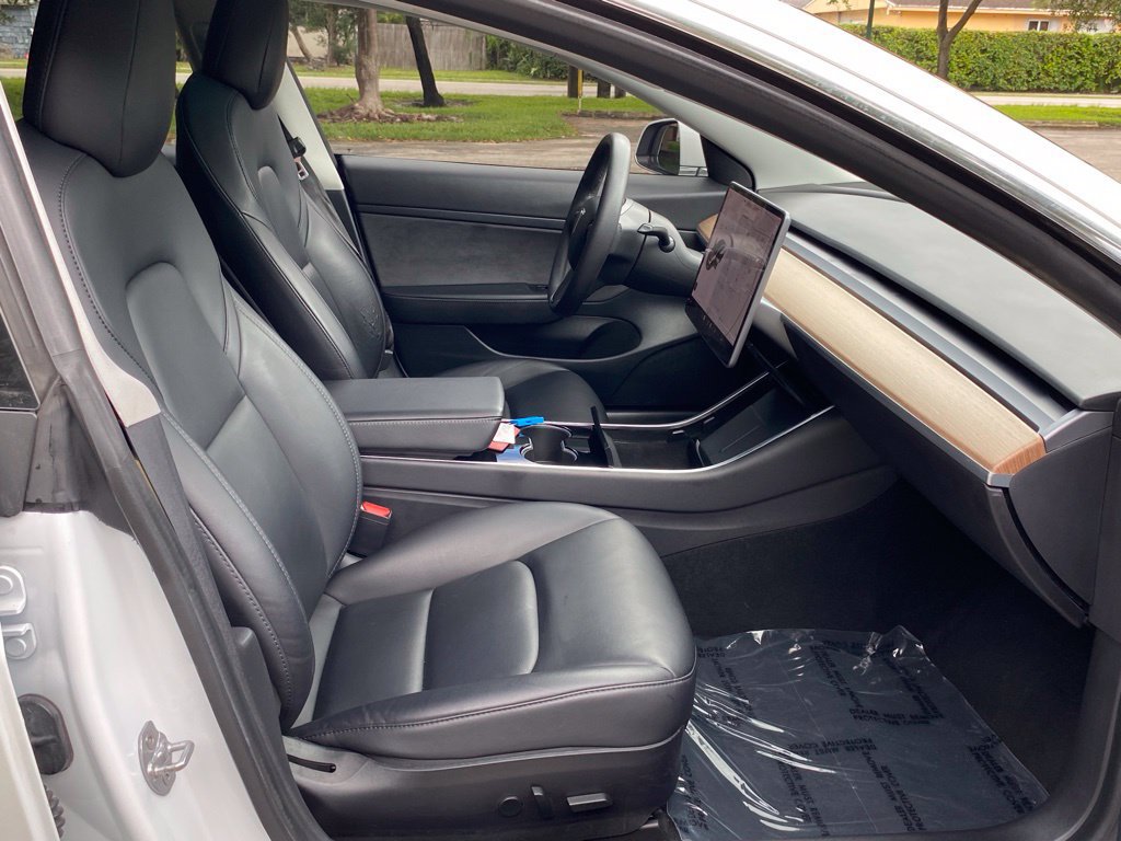 Used 2020 Tesla Model 3 Standard Range RWD image 17