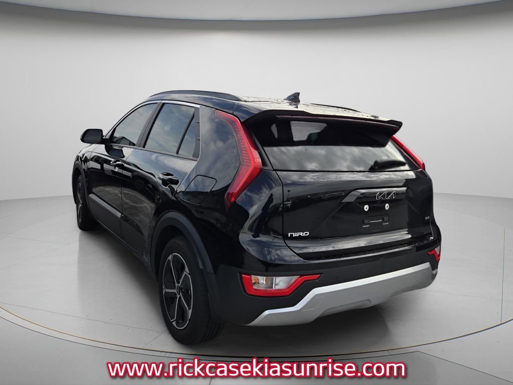 Used 2024 Kia Niro EX FWD image 7