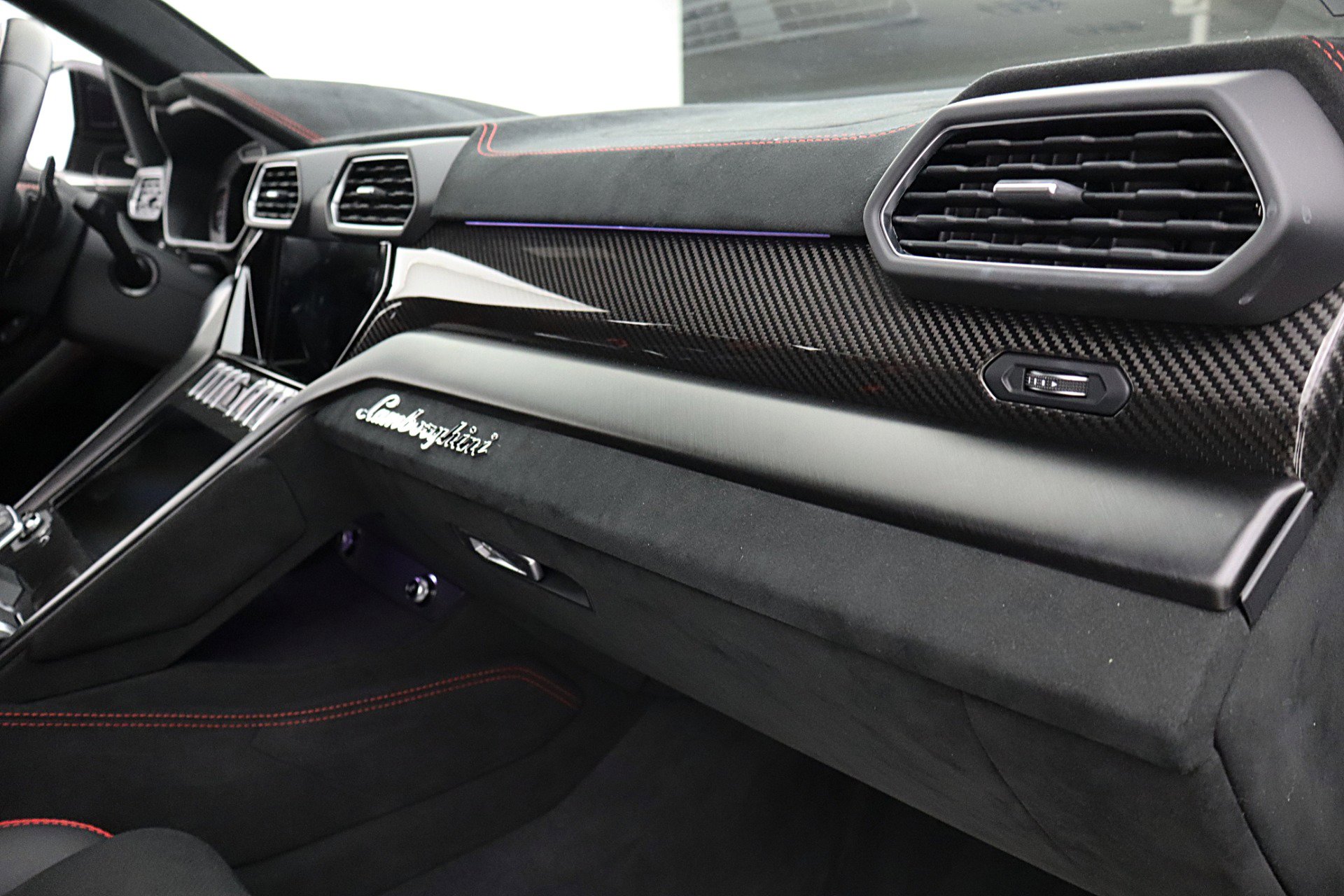 Used 2024 Lamborghini Urus Performante image 47