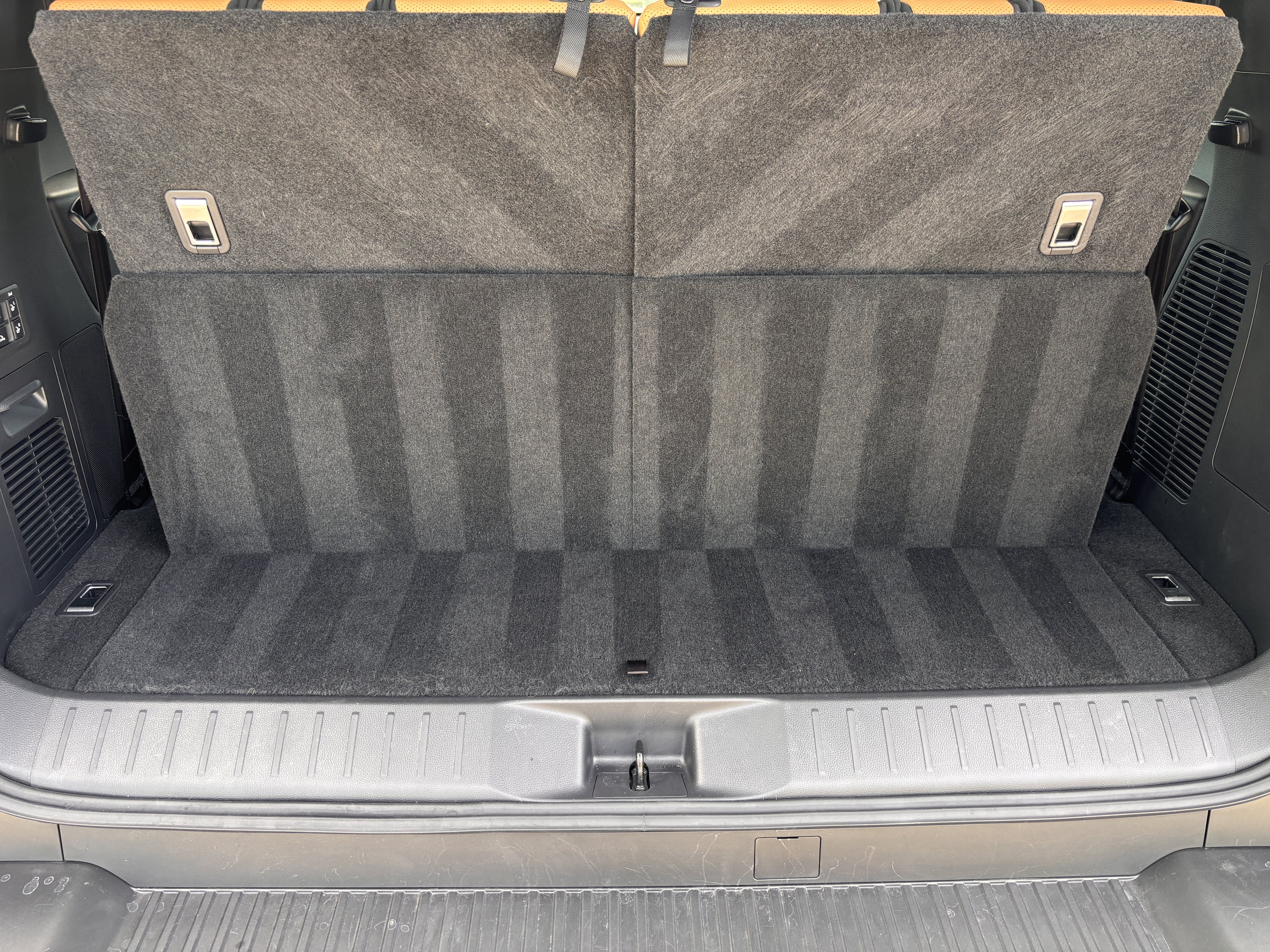Certified 2026 Lexus LX 600 4WD w/ Accessory Package (Z1) image 39