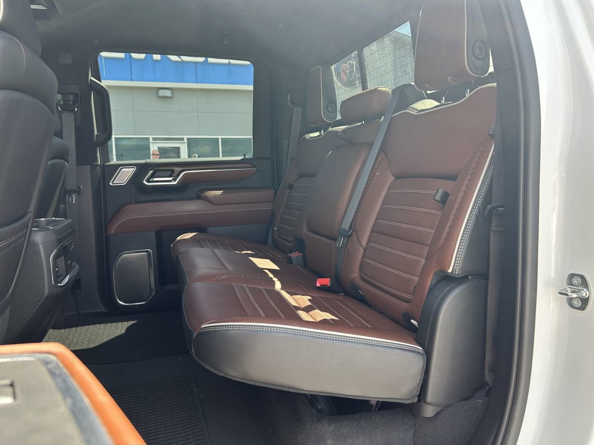 Used 2024 GMC Sierra 2500 Denali Ultimate AWD/4WD image 14