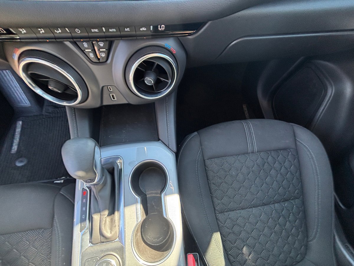 Used 2021 Chevrolet Blazer LT w/ Midnight/Sport Edition image 5