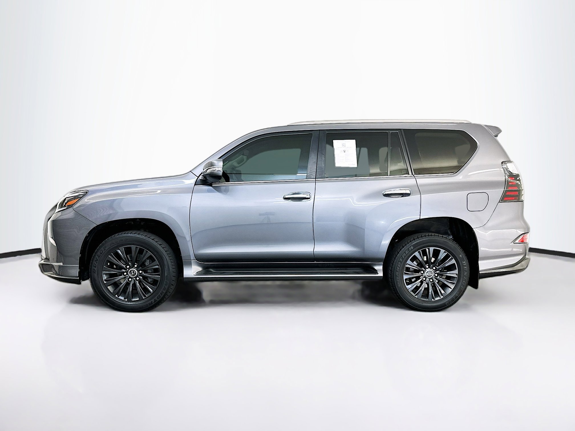 Used 2023 Lexus GX 460 Premium w/ Accessory Package image 4