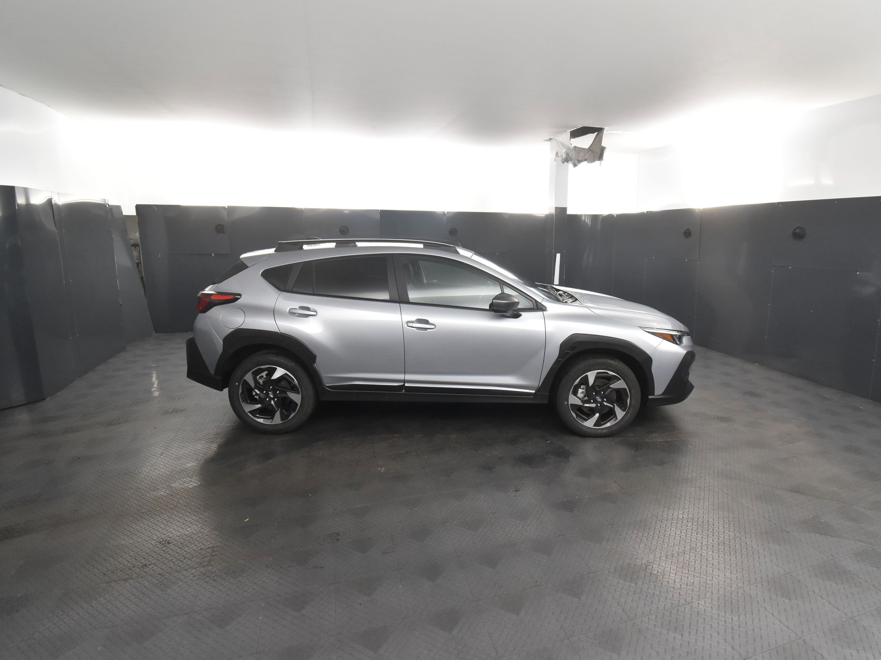 Used 2025 Subaru Crosstrek 2.5i Limited w/ Popular Package #3A AWD/4WD image 3