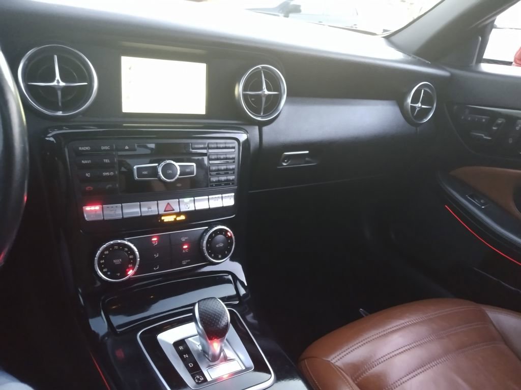 Used 2016 Mercedes-Benz SLK 300 image 11