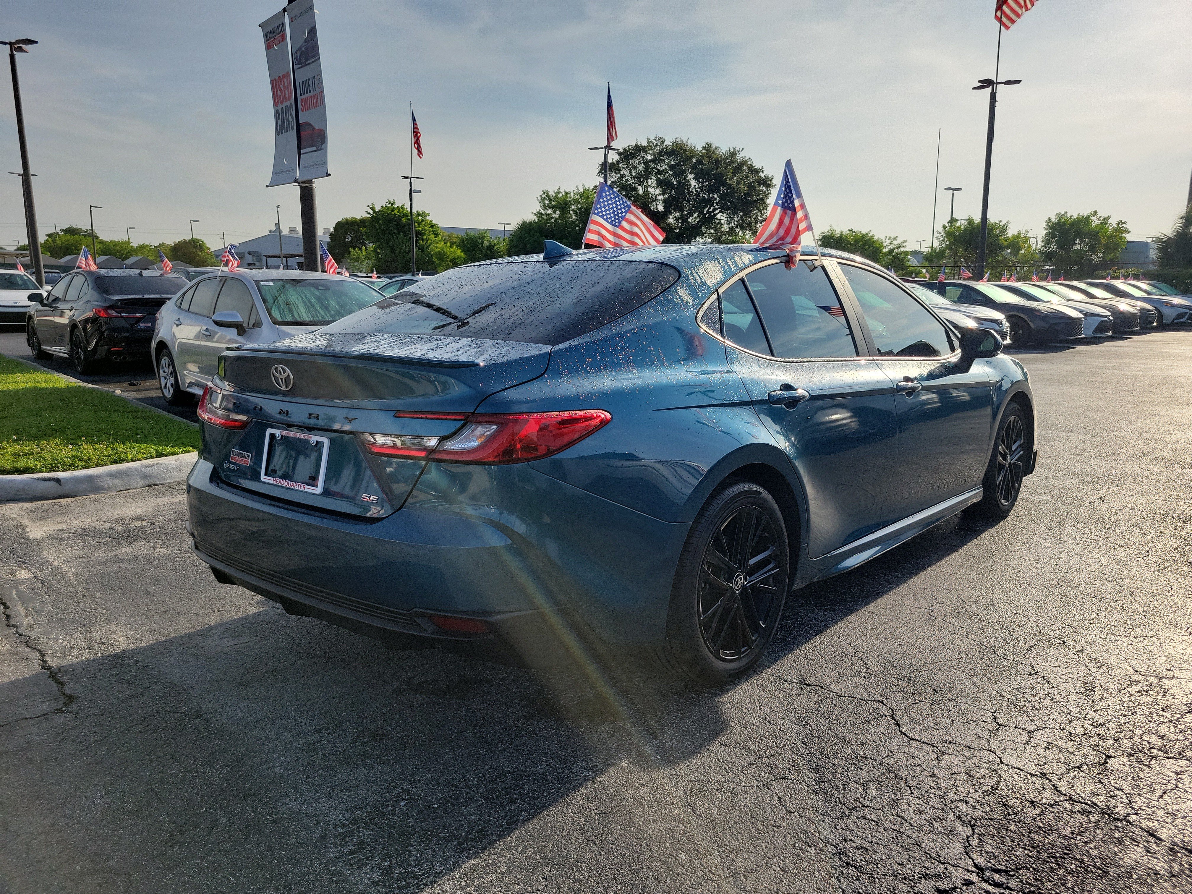 Used 2025 Toyota Camry SE FWD image 12