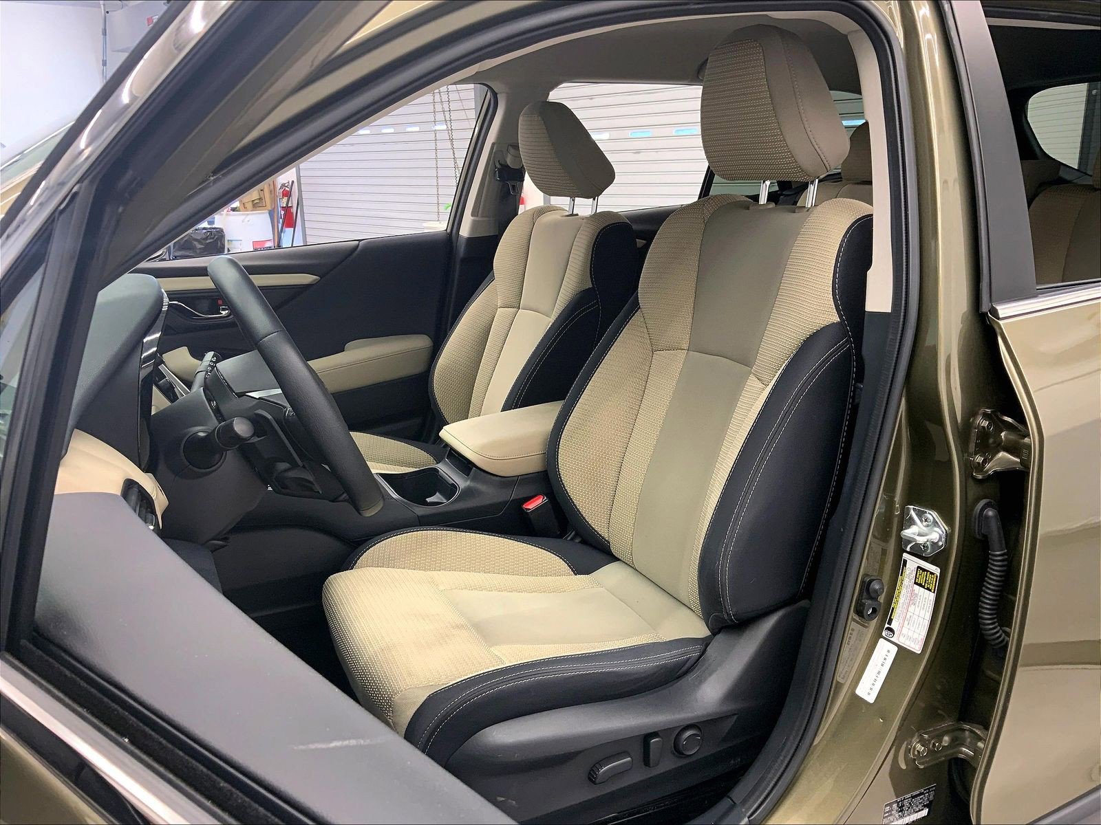 Used 2022 Subaru Outback Premium AWD/4WD image 5
