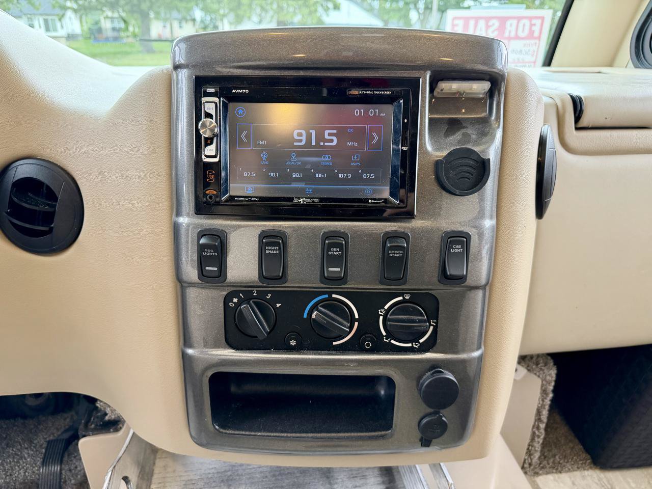Used 2018 Ford E-450 and Econoline 450 Super Duty w/ A/C Prep Package RWD image 14