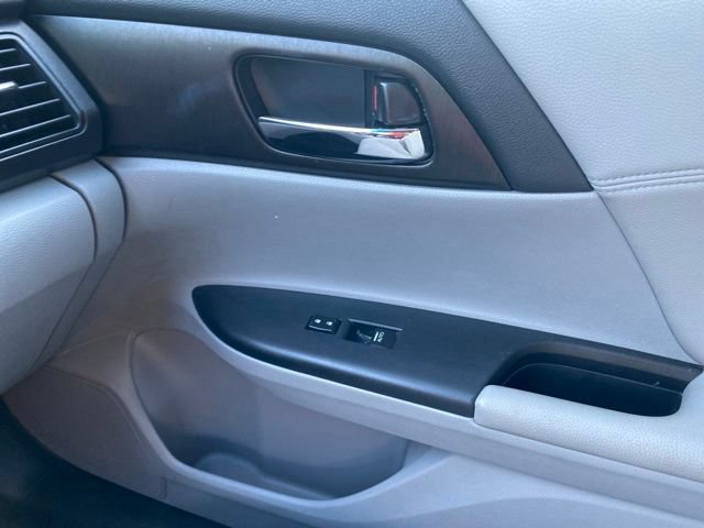 Used 2013 Honda Accord EX image 24