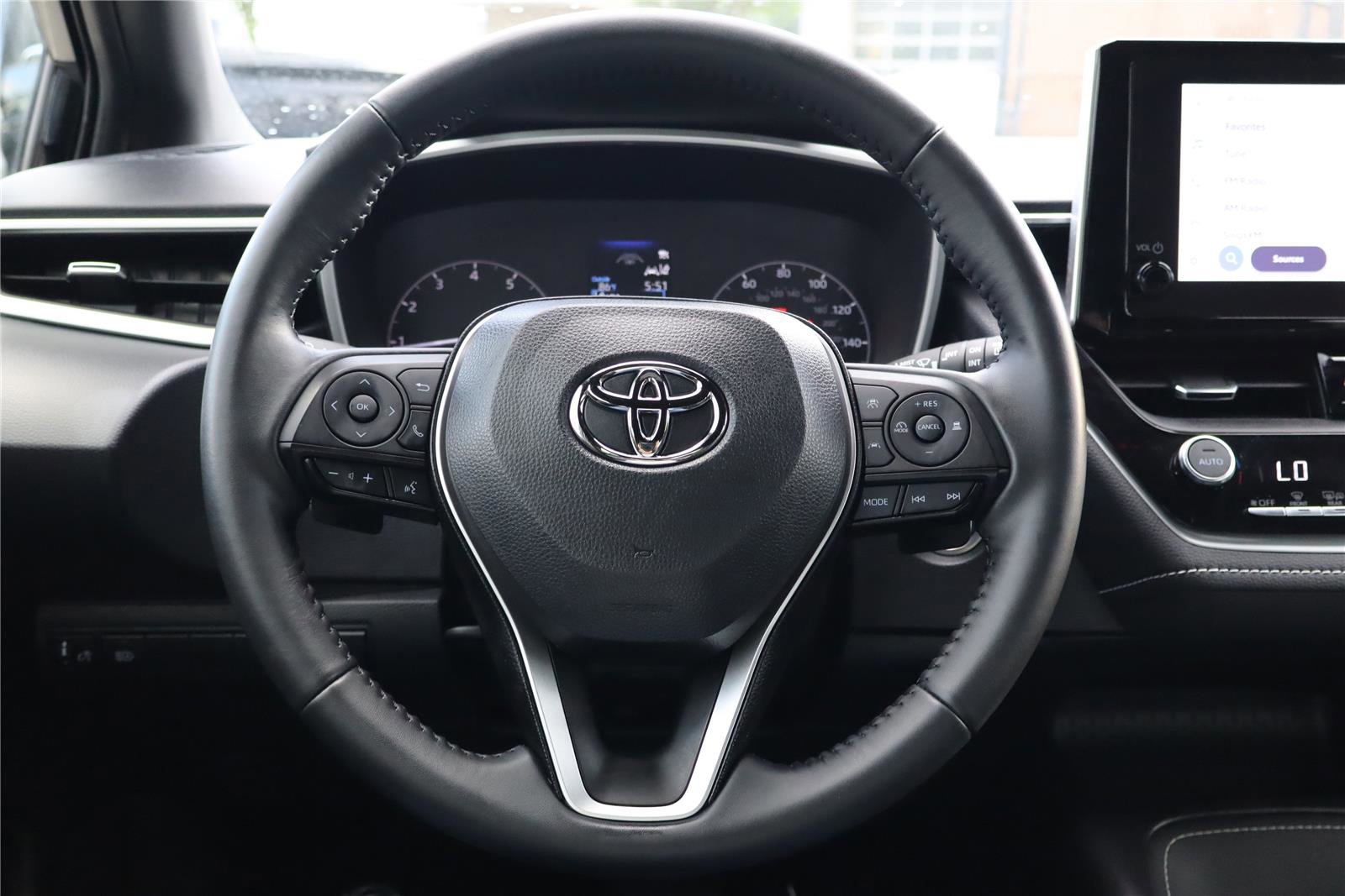 Used 2024 Toyota Corolla SE FWD image 15