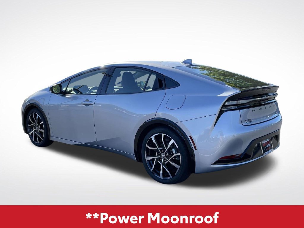 Used 2025 Toyota Prius Plug-In Hybrid FWD image 5