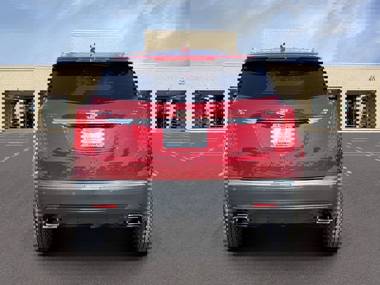 Used 2018 Cadillac XT5 Premium Luxury w/ LPO, Wheel Lock Package image 6