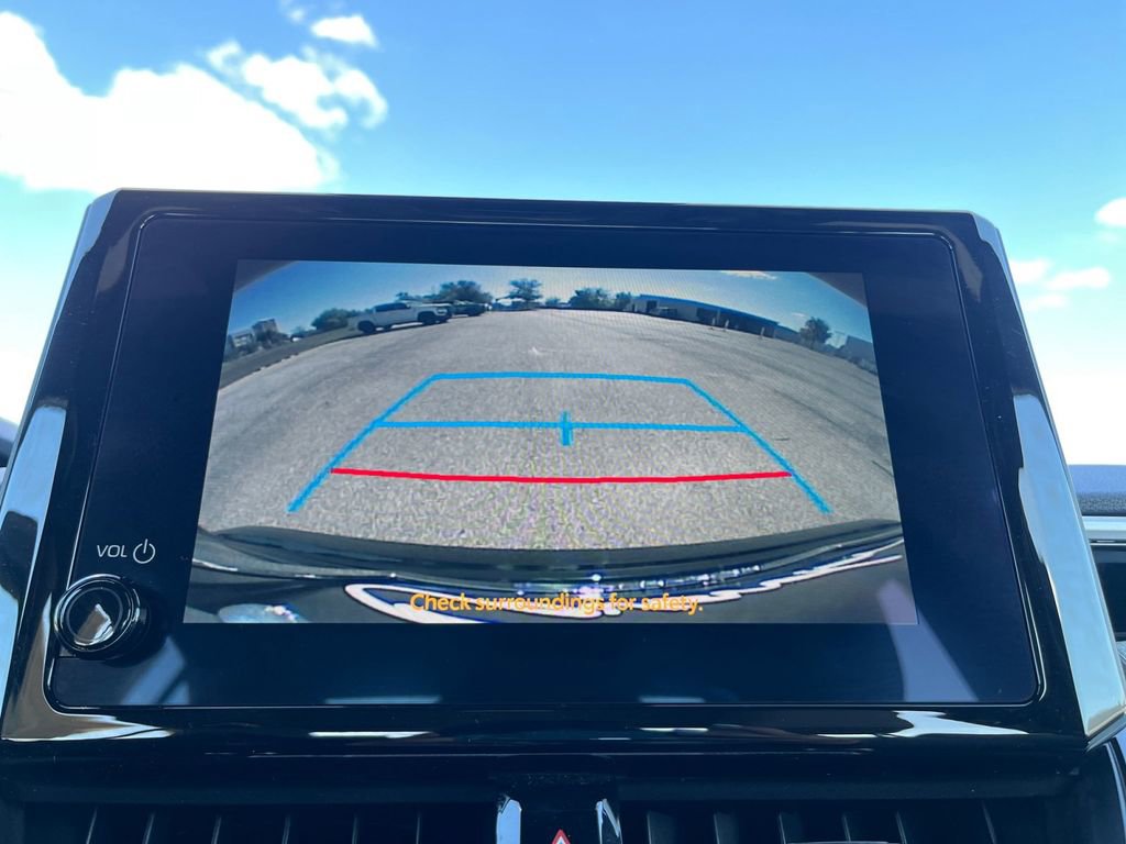 Used 2025 Toyota Corolla SE image 9