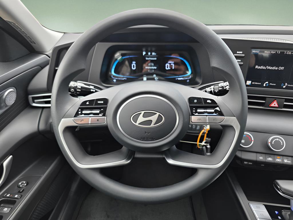 New 2026 Hyundai Elantra SE image 15