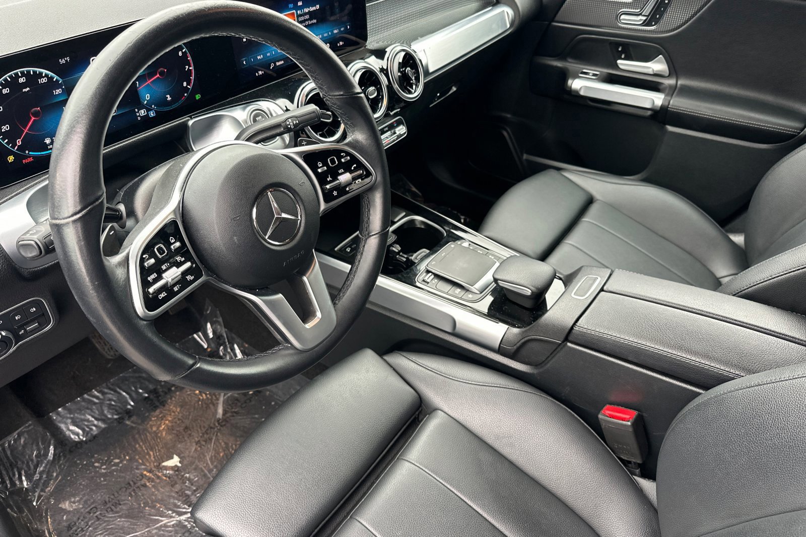 Used 2023 Mercedes-Benz GLB 250 4MATIC image 10