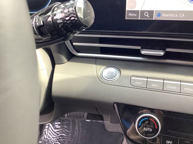 Used 2023 Hyundai Elantra SEL w/ Convenience Package image 16