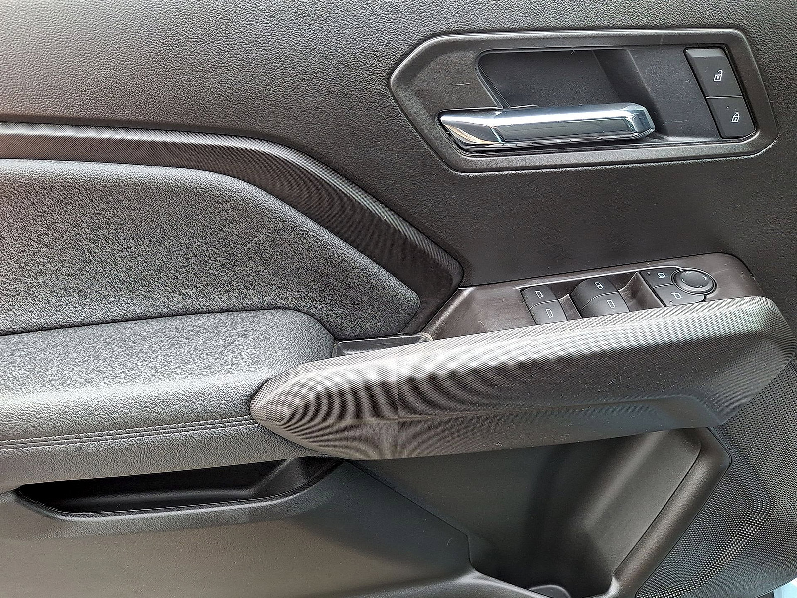 Used 2026 Chevrolet Colorado LT RWD image 10