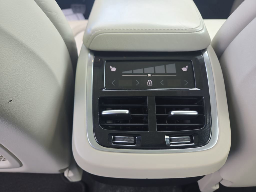 Used 2020 Volvo XC60 T5 Inscription image 36