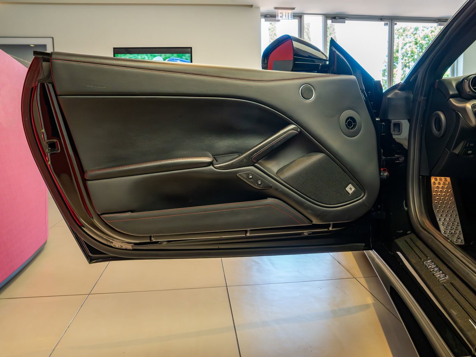 Used 2014 Ferrari F12 Berlinetta RWD image 8