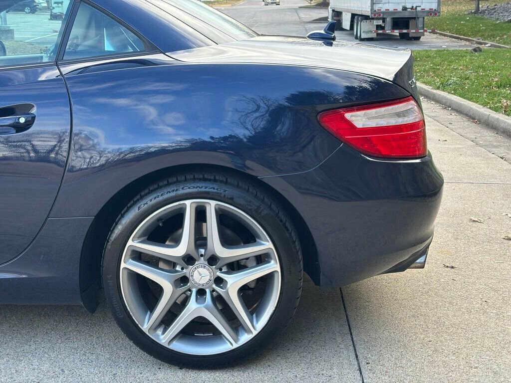 Used 2015 Mercedes-Benz SLK 250 2015 MERCEDES-BENZ SLK 250 image 37