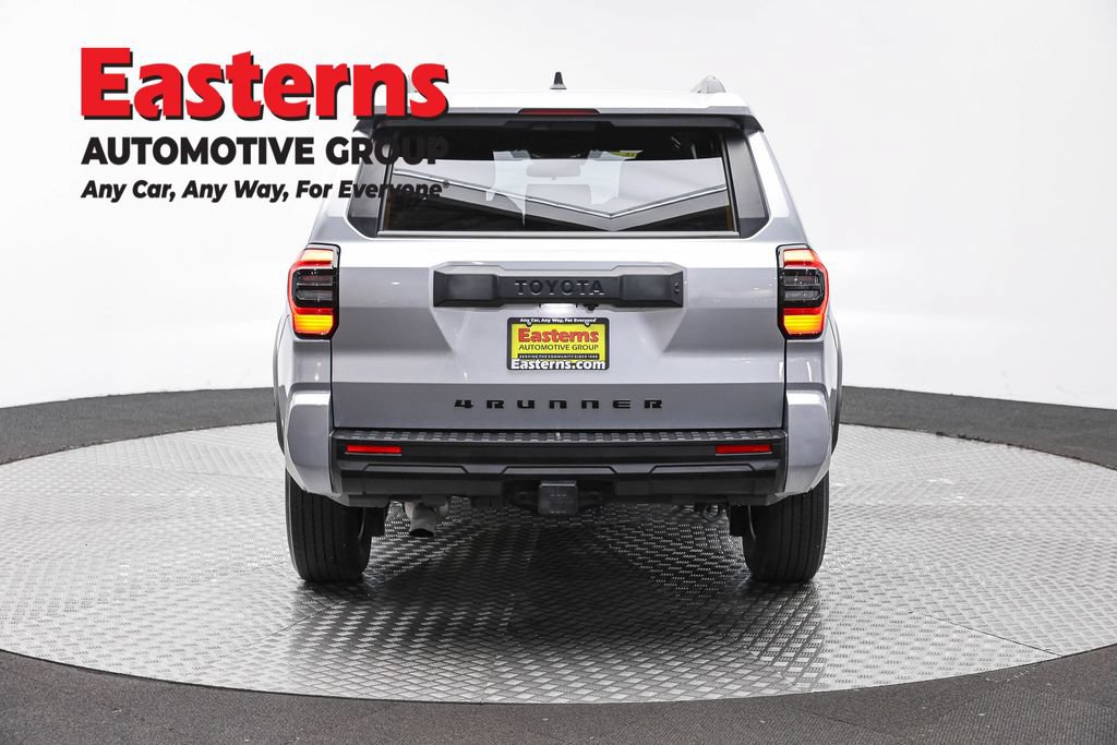 Used 2025 Toyota 4Runner SR5 AWD/4WD image 6