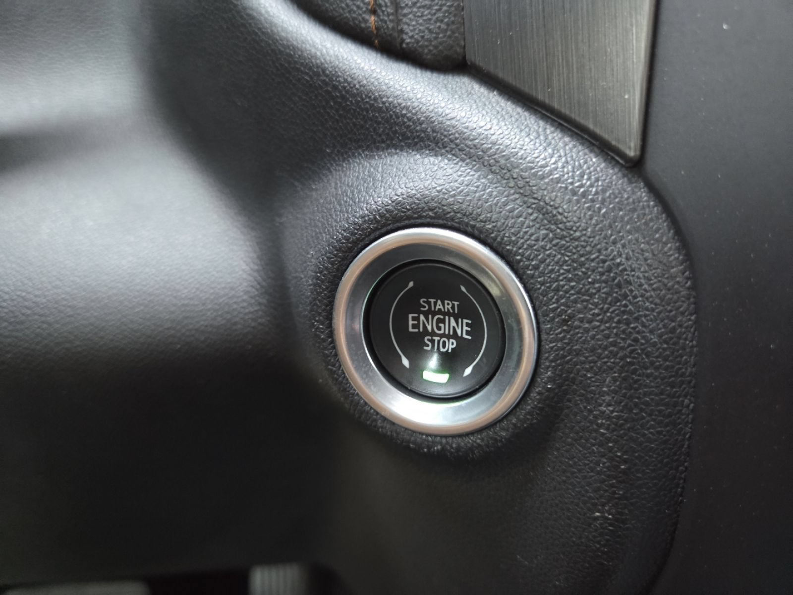 Used 2021 GMC Sierra 1500 AT4 w/ AT4 Premium Package AWD/4WD image 9