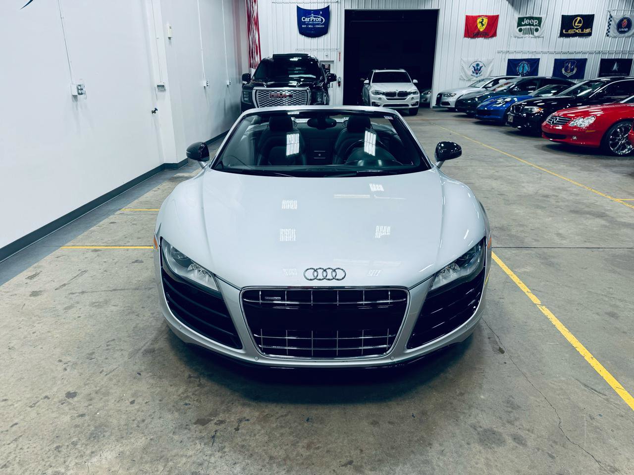 Used 2012 Audi R8 V10 w/ Enhanced Leather Pkg AWD/4WD image 18