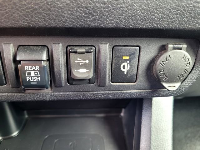 Used 2019 Toyota Tacoma TRD Off-Road w/ Technology Package AWD/4WD image 18