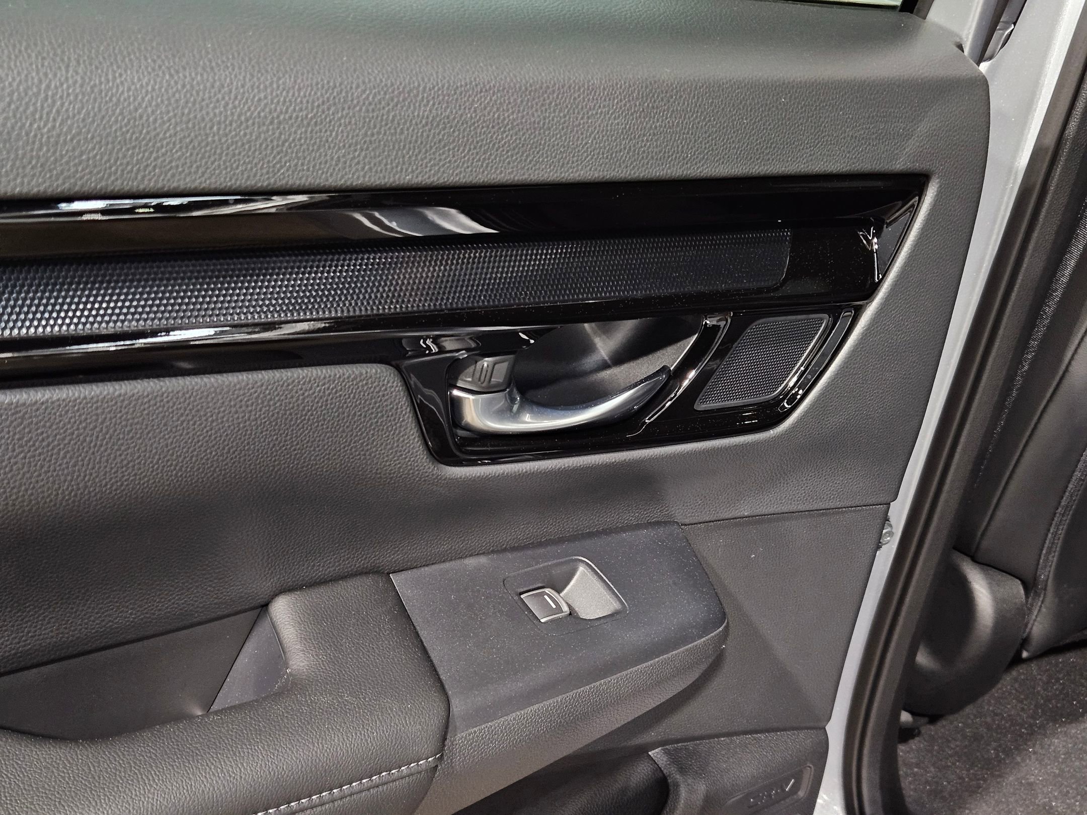 Used 2025 Honda CR-V EX-L image 35