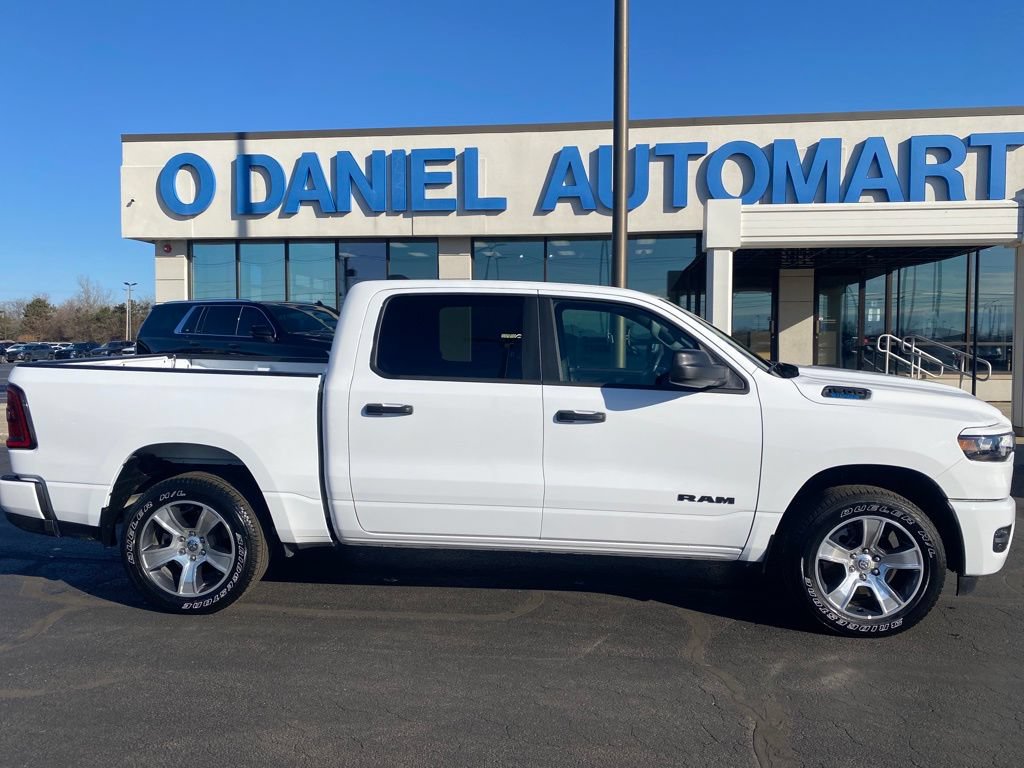 Used 2025 RAM 1500 Tradesman AWD/4WD image 2