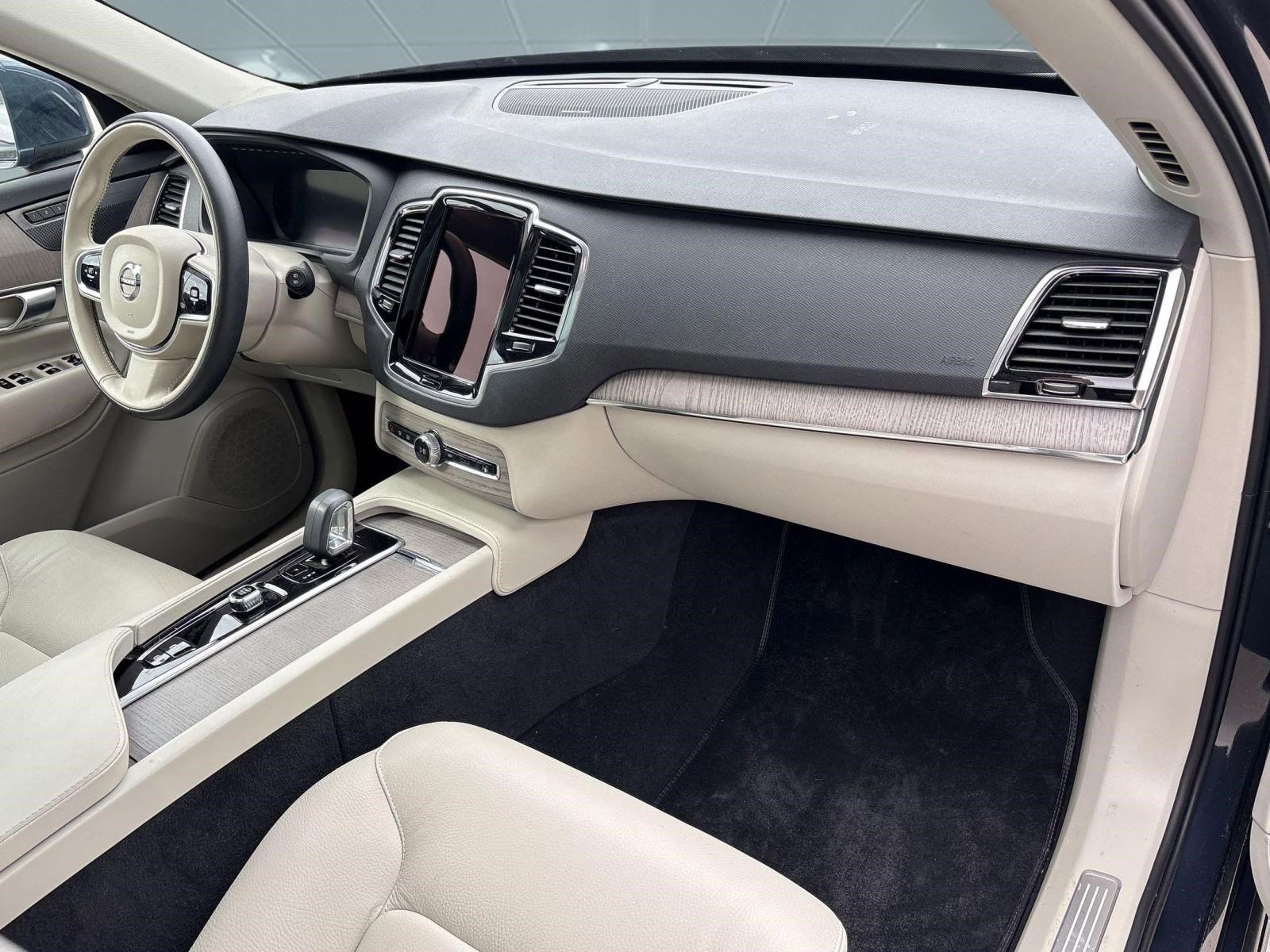 Certified 2024 Volvo XC90 B6 Plus w/ Protection Package Premier image 31