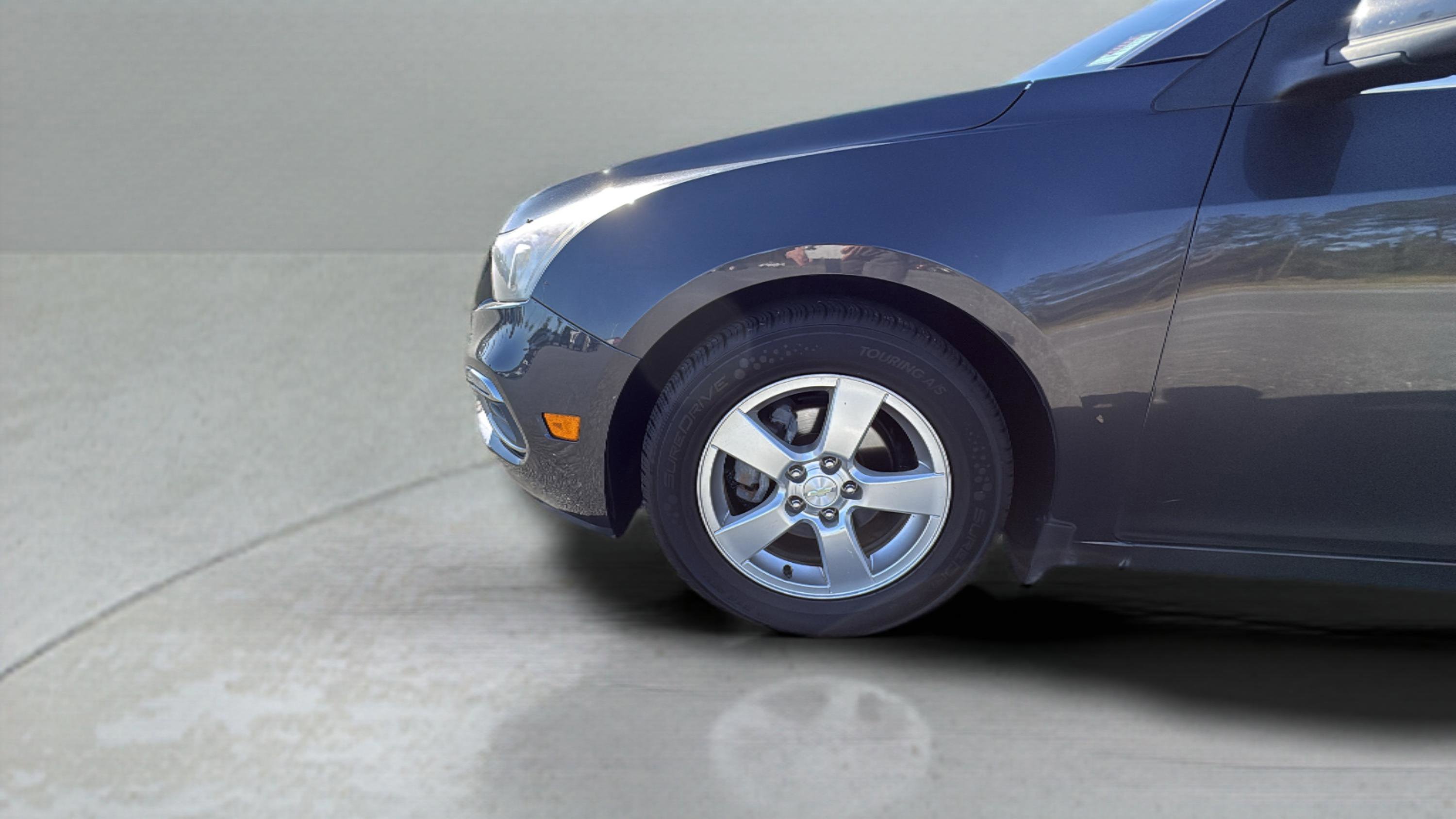 Used 2015 Chevrolet Cruze LT image 17