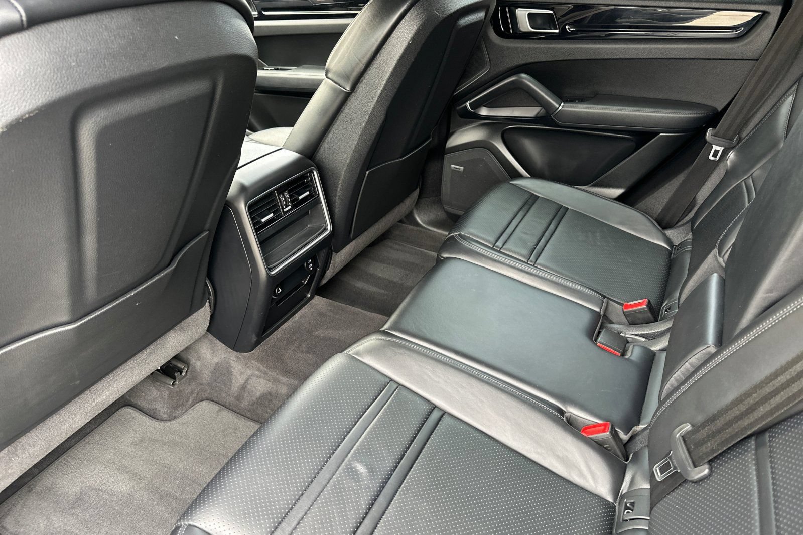 Used 2021 Porsche Cayenne E-Hybrid AWD/4WD image 12