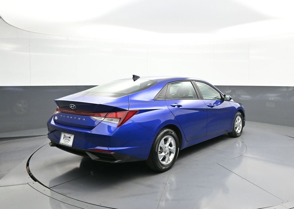 Certified 2023 Hyundai Elantra SE w/ Cargo Package image 6