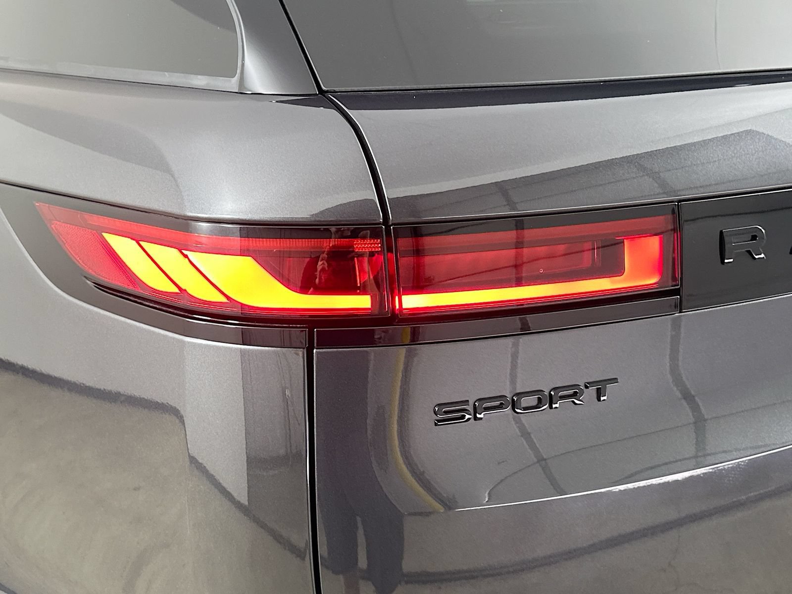 New 2026 Land Rover Range Rover Sport Dynamic SE AWD/4WD image 12