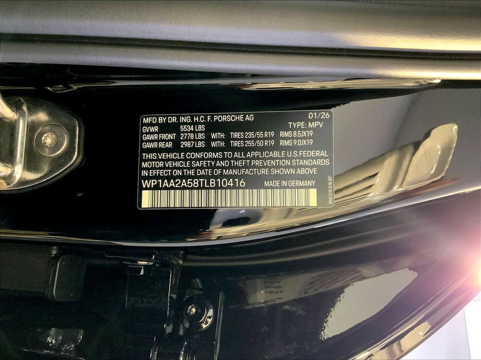 New 2026 Porsche Macan AWD/4WD image 23