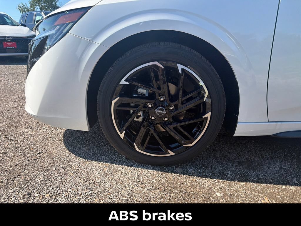 New 2026 Nissan Sentra SR w/ Floor Mat Package FWD image 33
