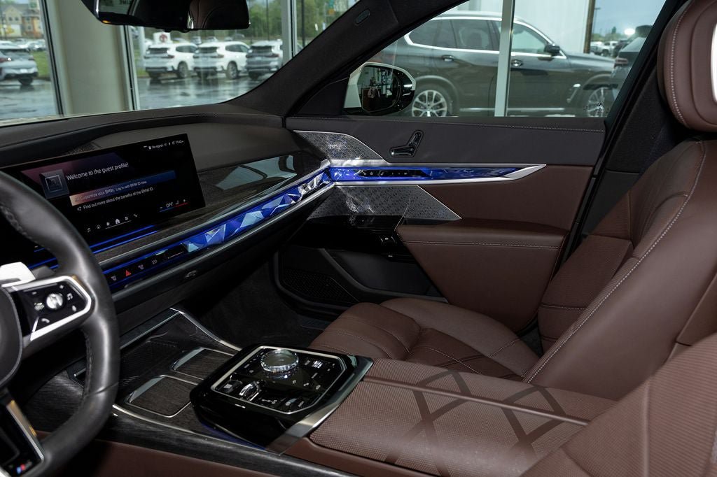 Used 2023 BMW 760i xDrive w/ Executive Package AWD/4WD image 21