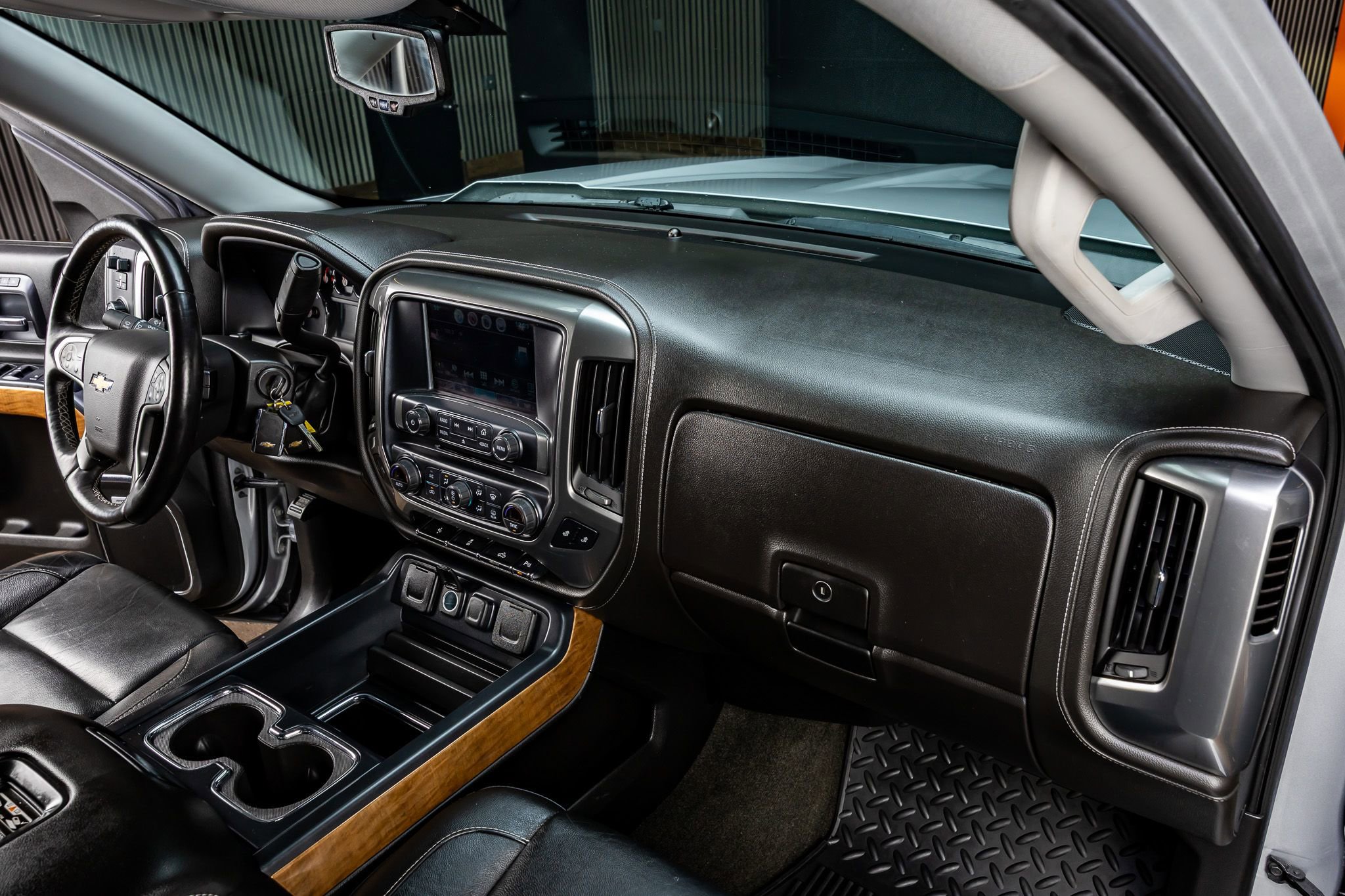 Used 2017 Chevrolet Silverado 1500 LTZ w/ Sport Package AWD/4WD image 17